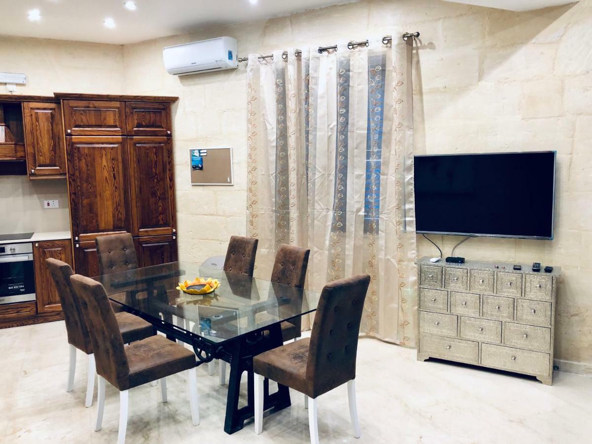 Modern Maltese House Villa Sliema Bagian luar foto