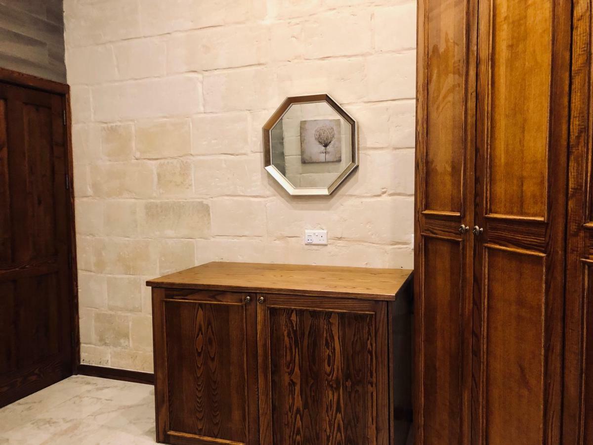 Modern Maltese House Villa Sliema Bagian luar foto