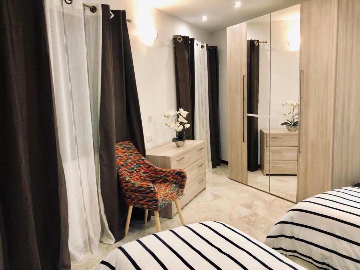Modern Maltese House Villa Sliema Bagian luar foto