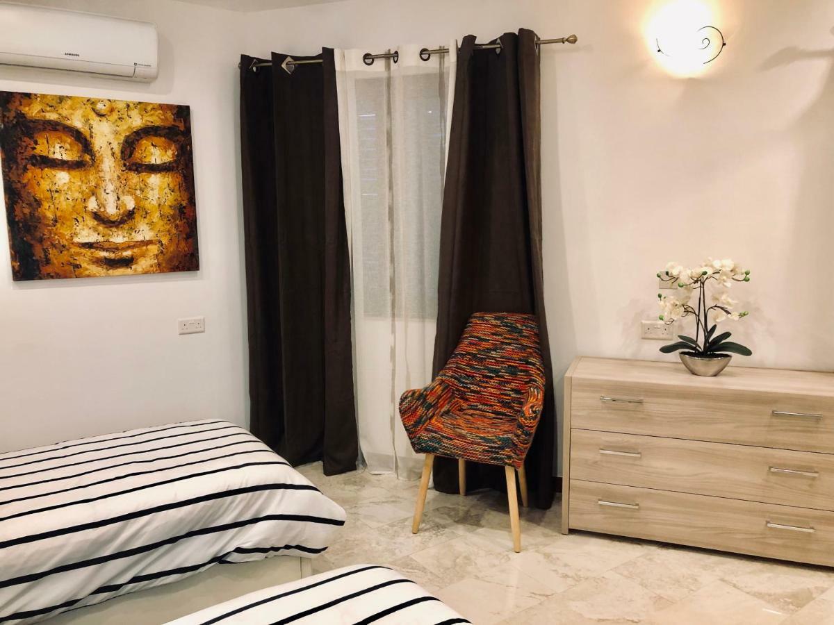 Modern Maltese House Villa Sliema Bagian luar foto